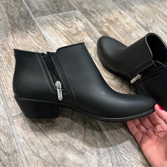 Sam Edelman Black Petty Rain Ankle Booties, Women’s Size 9 - Picture 6 of 11